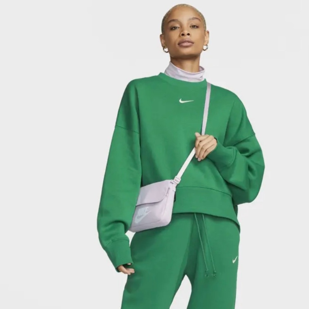 Nike Women's Sportswear Phoenix Fleece Over-Oversized Crewneck Sweatshirt